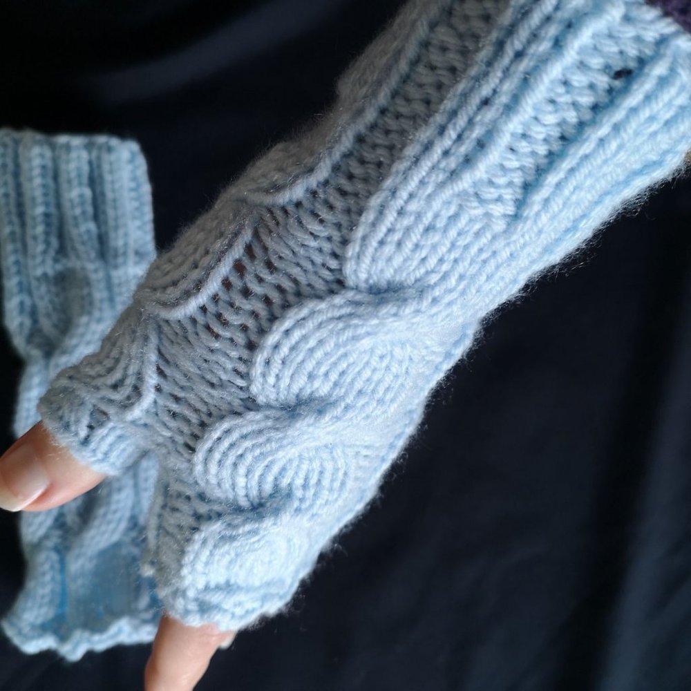 Hand Knit Twist Fingerless Gloves Mittens light blue Made in Canada New